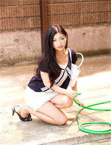 艾米利亚克拉克