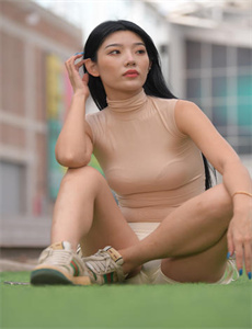 与亲女洗澡时伦了