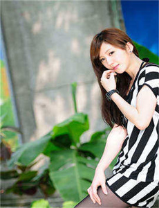 《上司部长出轨漂亮人妻》